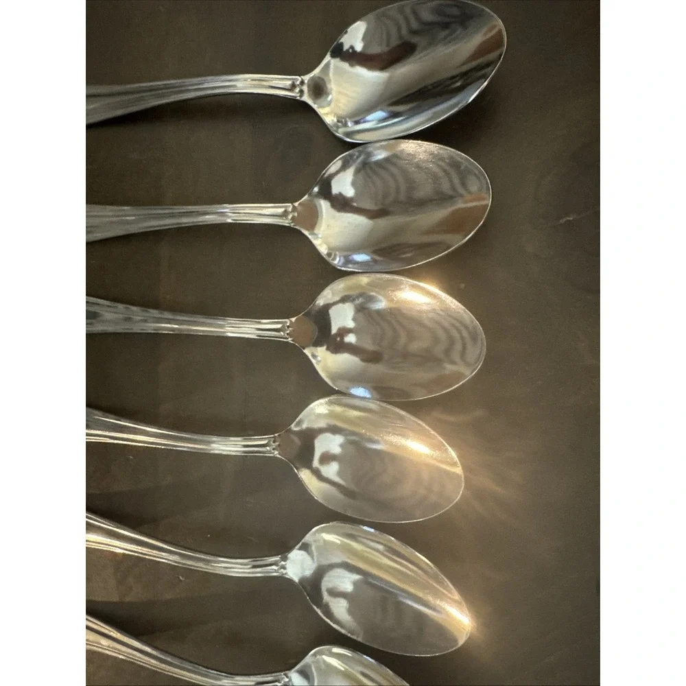 Hampton Silversmiths Katrinka 8 Soup Spoons Stainless Replacement Flatware